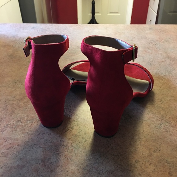 🎄epic sale🎄White mountain red suede sandal - Picture 6 of 10